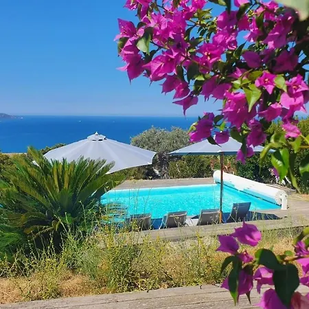 Villa A - Piscine, Vue Mer, Jardin & Wifi